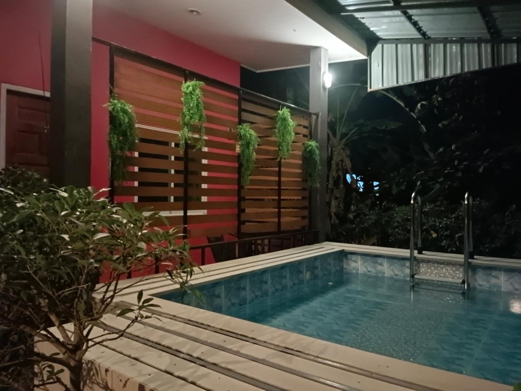 Hotel Maruay Surat Thani Esterno foto