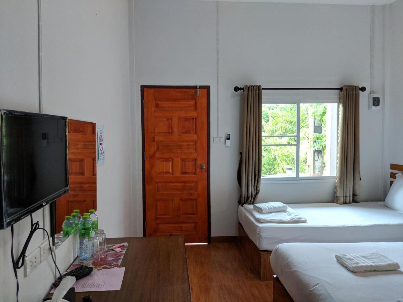 Hotel Maruay Surat Thani Esterno foto